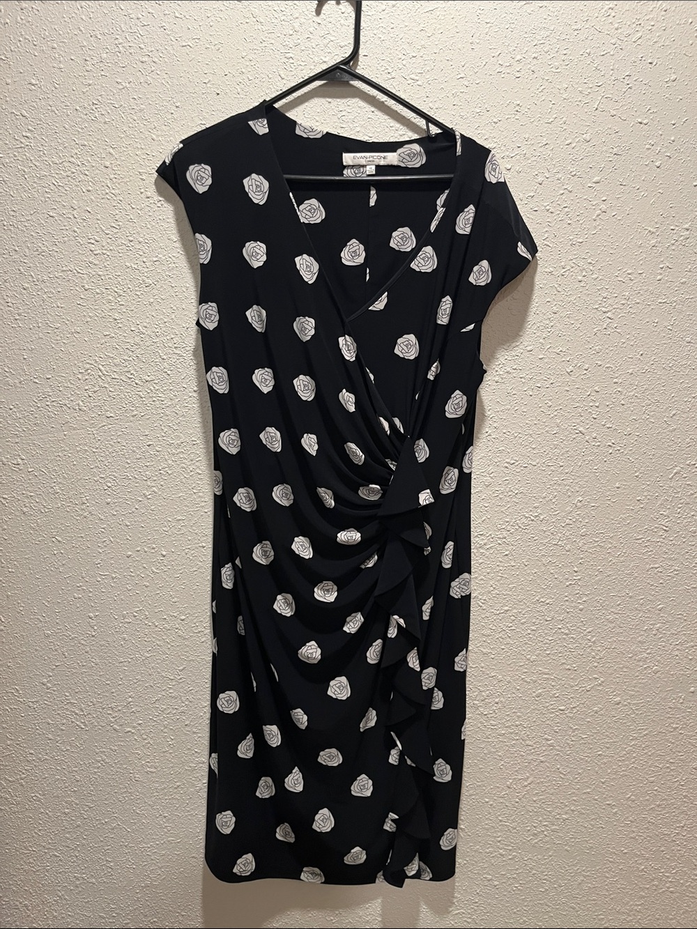 Evan Picone Black and white Floral Wrap-Style Women's Dress Sz 16